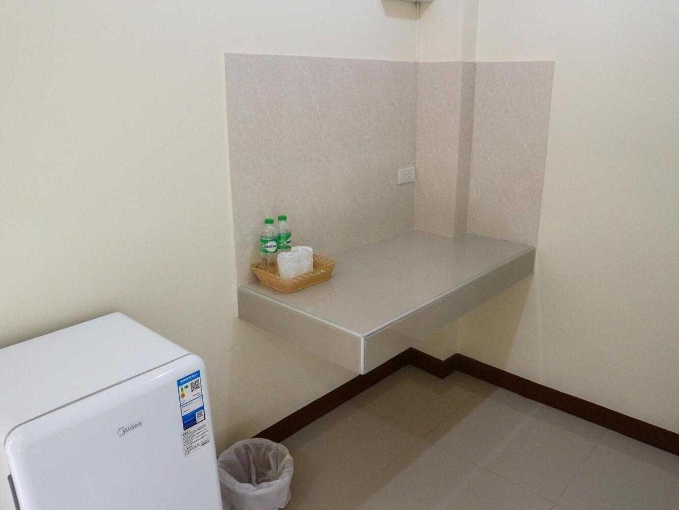 Capital O 75521 Sang Siri Apartment Samut Songkhram Exterior foto